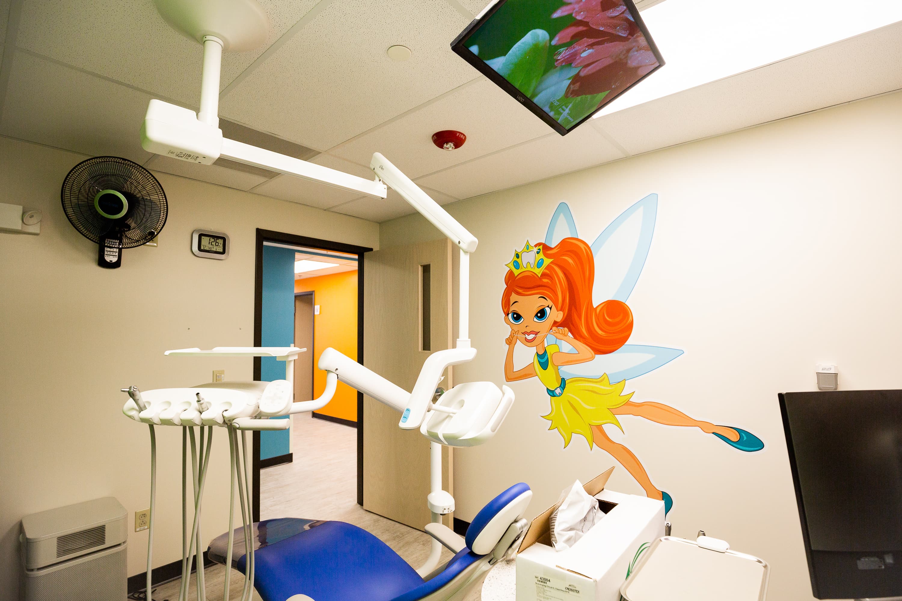 children's dental and orthodontics treatment room